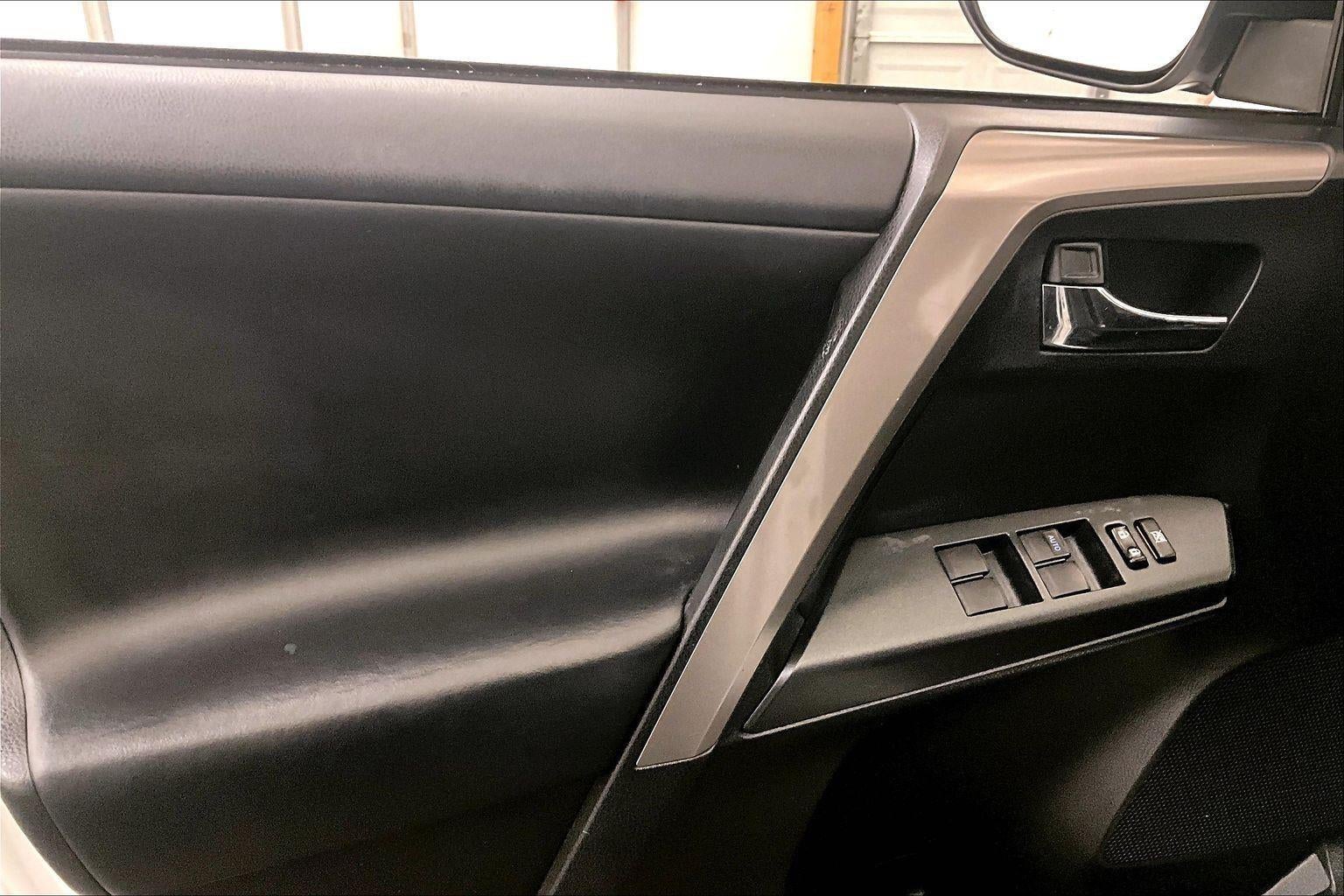 2018 Toyota RAV4 Hybrid XLE