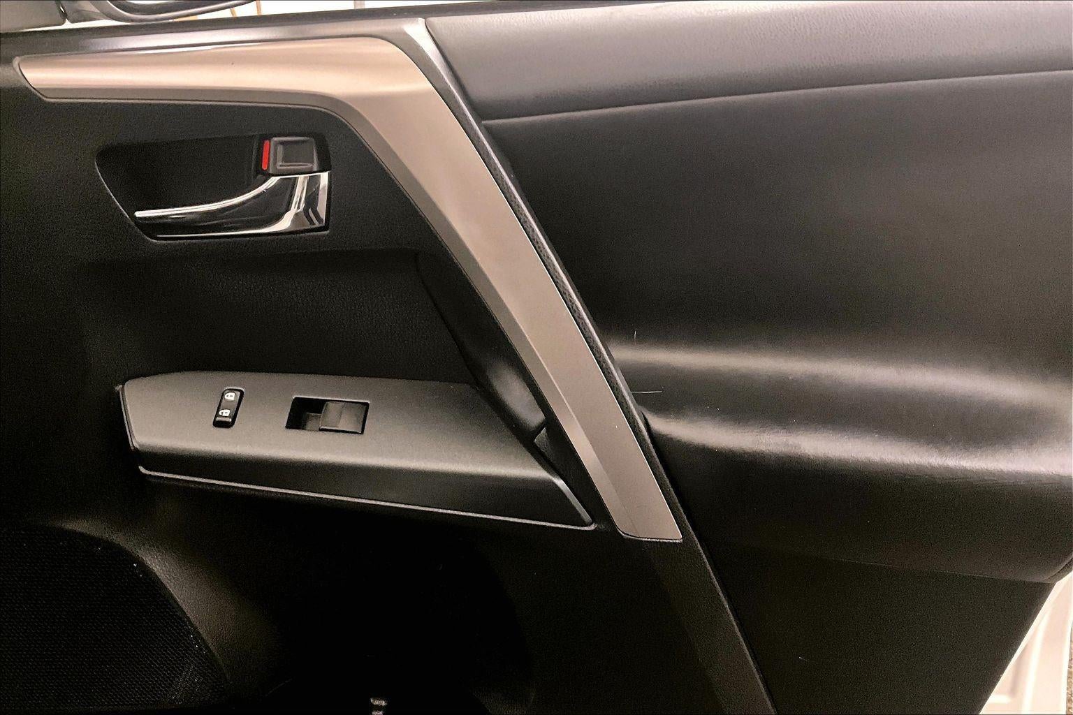 2018 Toyota RAV4 Hybrid XLE