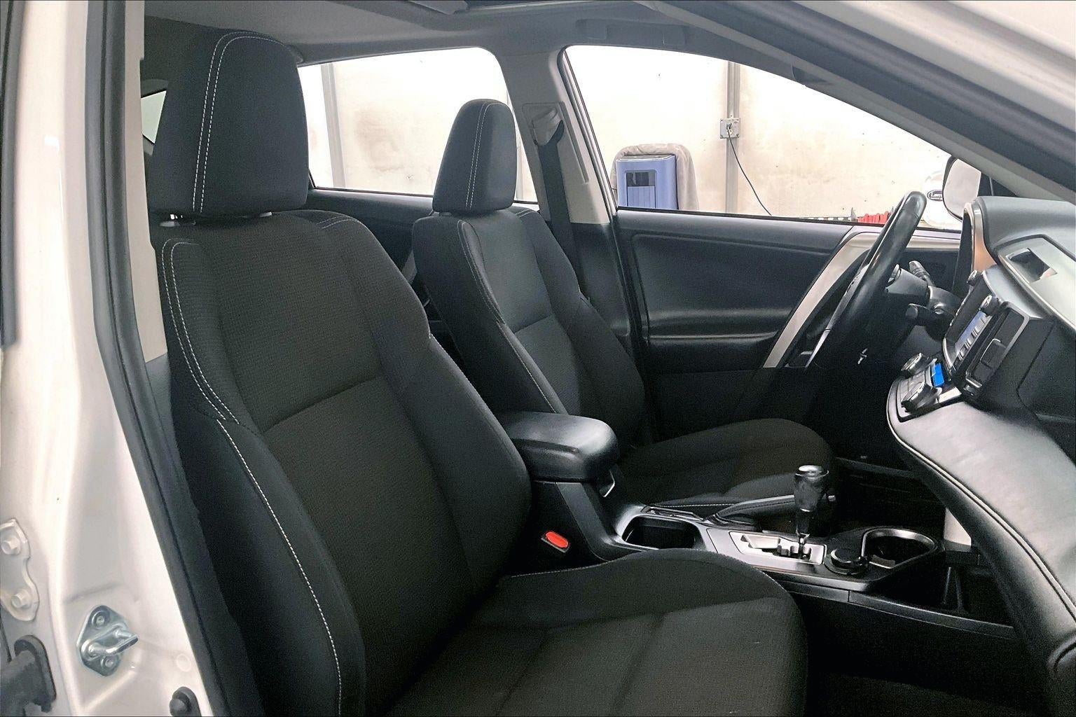 2018 Toyota RAV4 Hybrid XLE