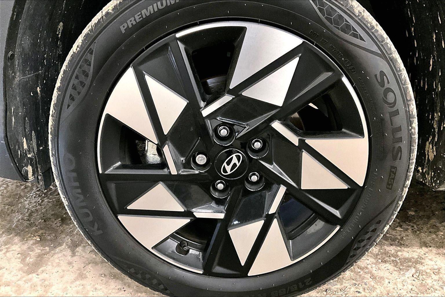 2025 Hyundai Kona SEL Convenience