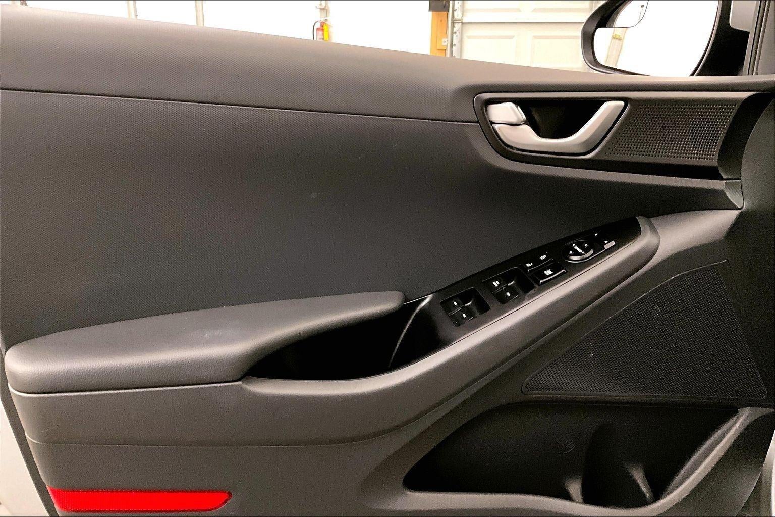 2019 Hyundai Ioniq Plug-In Hybrid Base