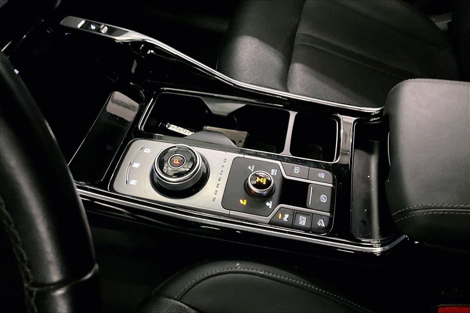 2022 Kia Sorento Plug-In Hybrid SX