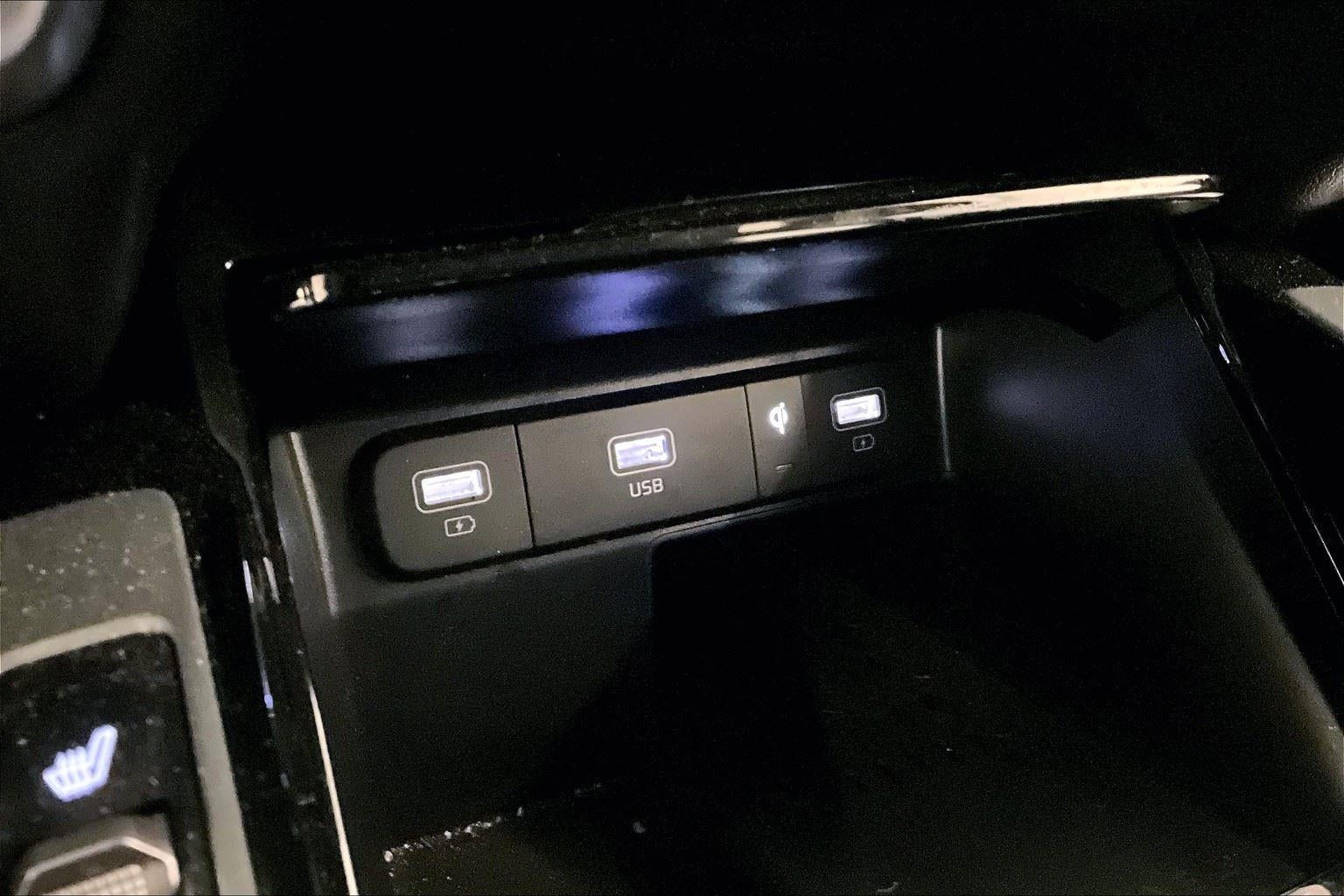 2022 Kia Sorento Plug-In Hybrid SX