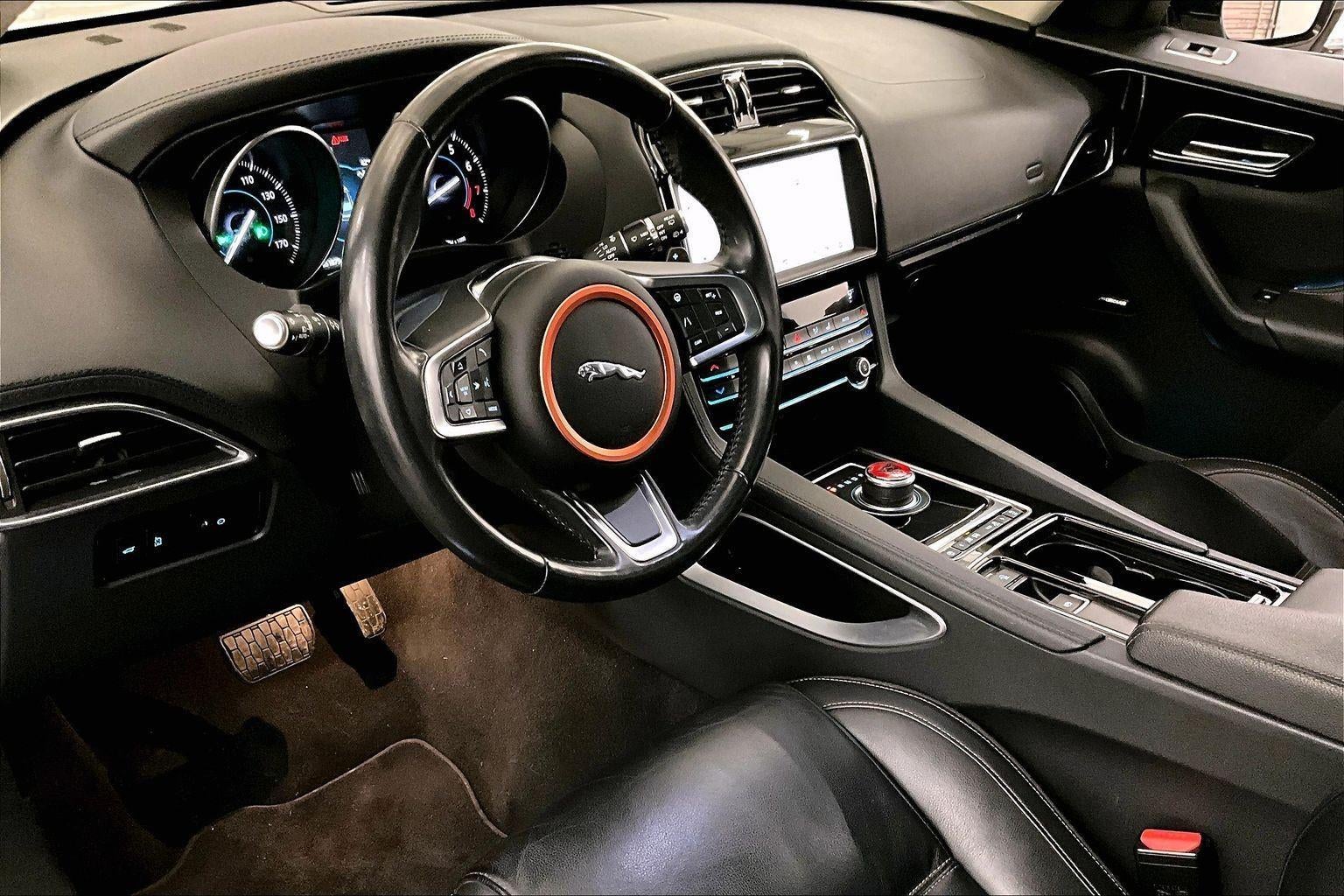 2020 Jaguar F-PACE 30t Prestige