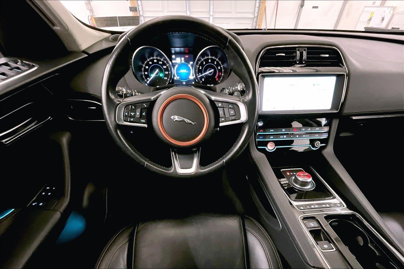 2020 Jaguar F-PACE 30t Prestige