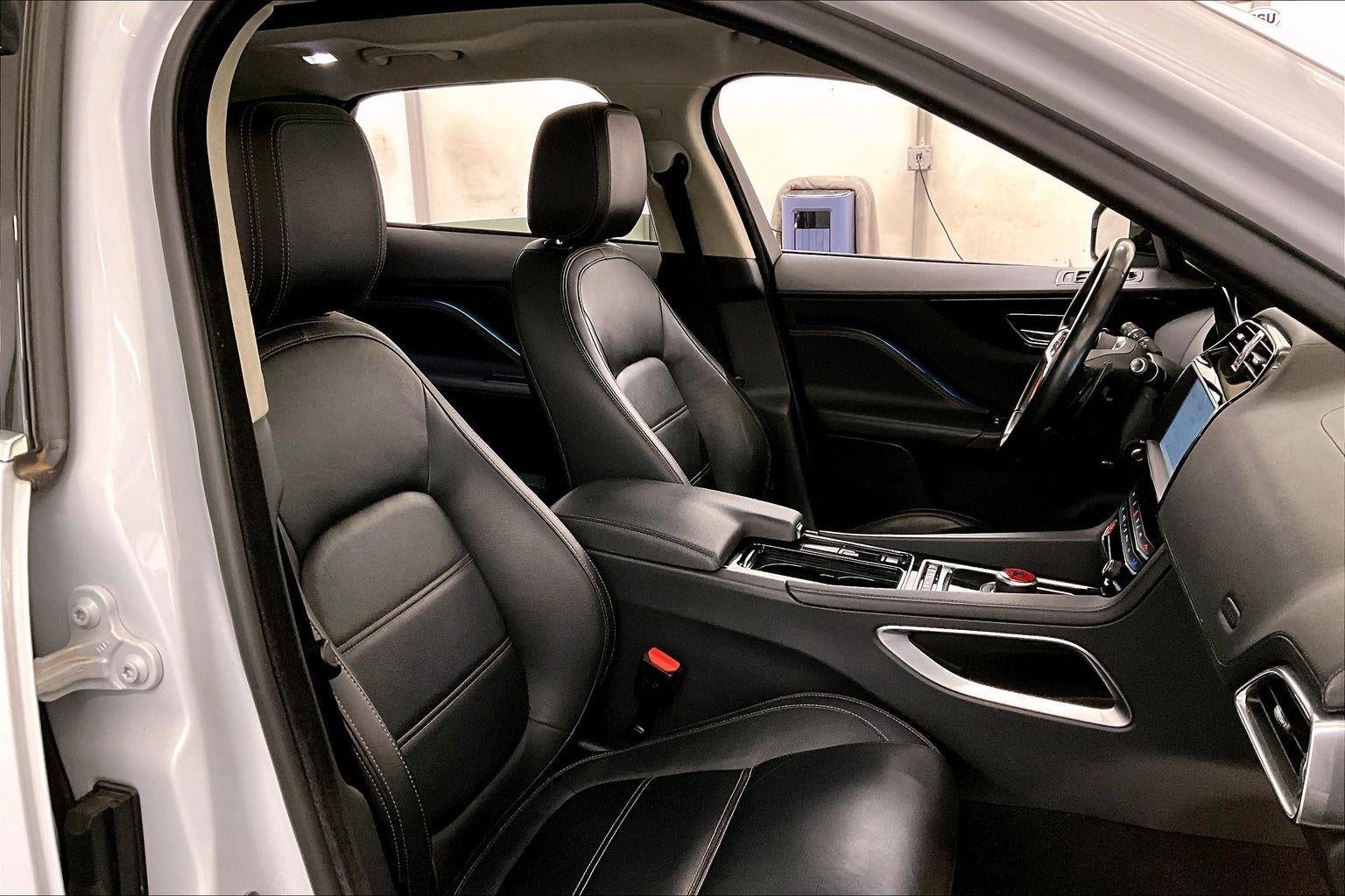 2020 Jaguar F-PACE 30t Prestige