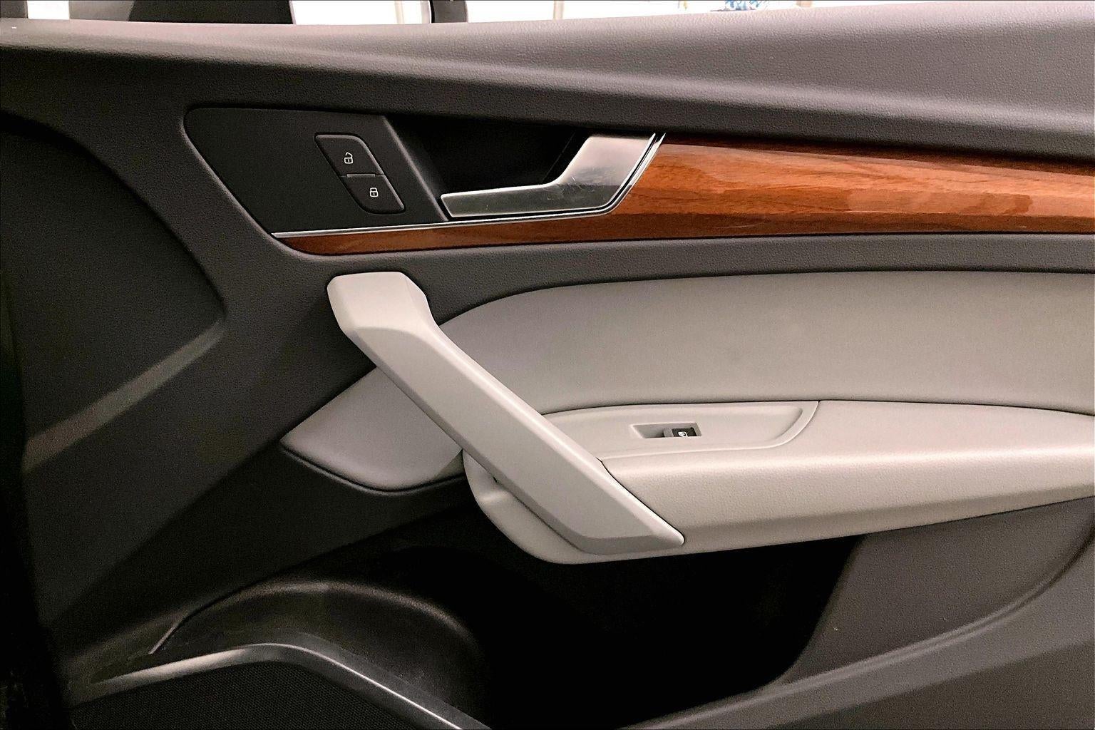 2022 Audi Q5 S line Premium