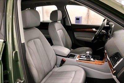 2022 Audi Q5 S line Premium