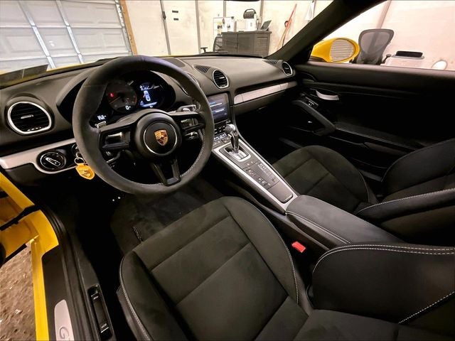 2022 Porsche 718 Cayman GT4