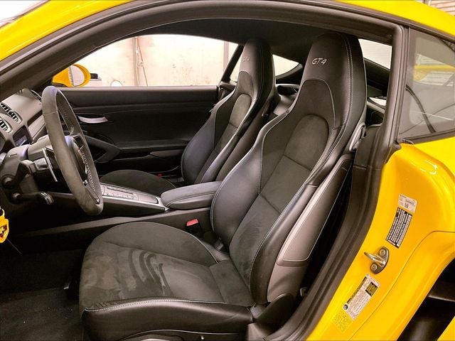 2022 Porsche 718 Cayman GT4