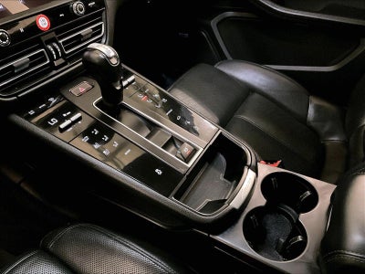 2023 Porsche Macan T