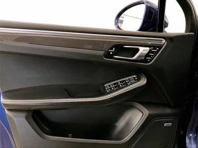 2023 Porsche Macan T