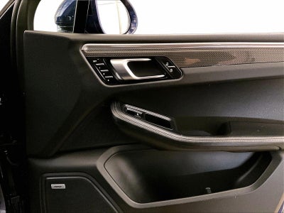 2023 Porsche Macan T