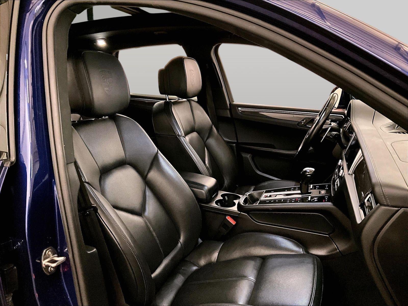 2023 Porsche Macan T