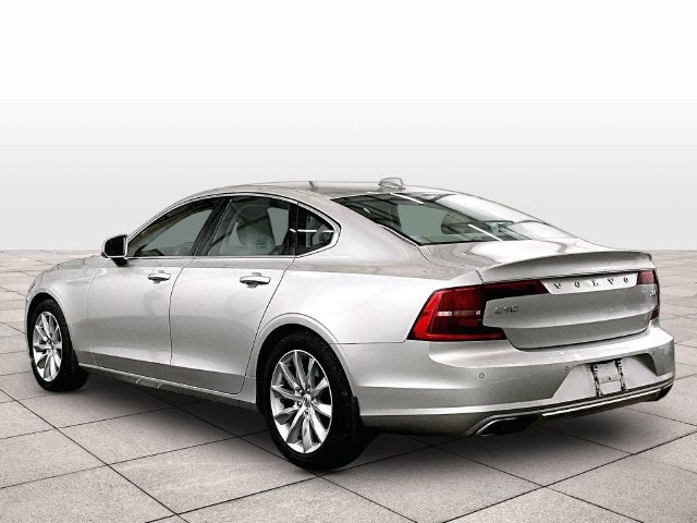 2017 Volvo S90 T6 Momentum