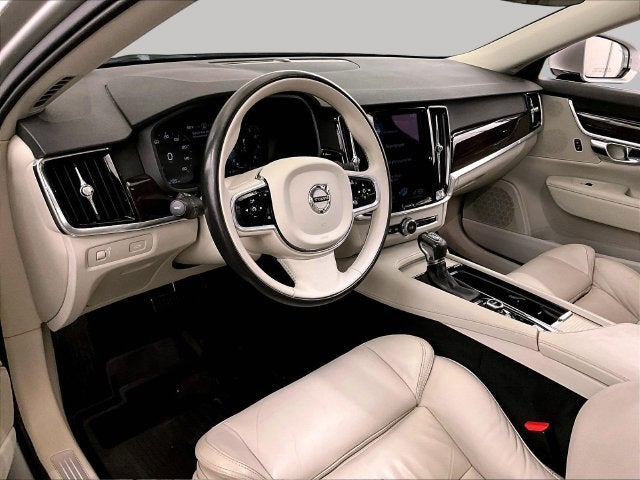 2017 Volvo S90 T6 Momentum