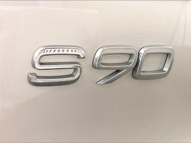 2017 Volvo S90 T6 Momentum