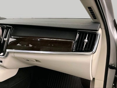 2017 Volvo S90 T6 Momentum