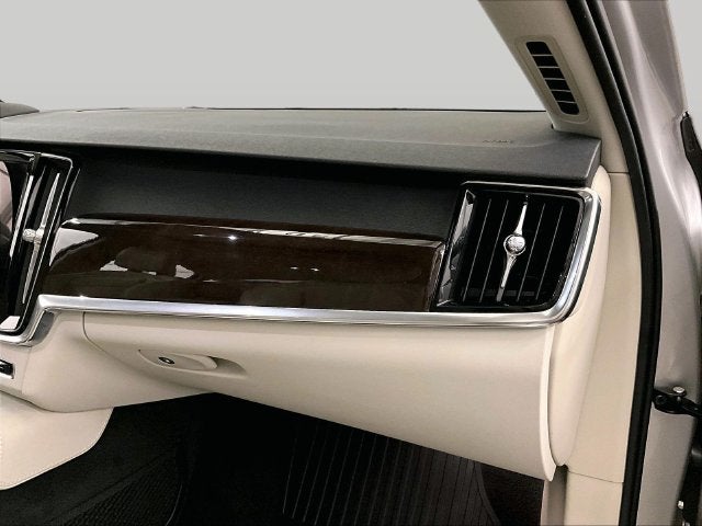 2017 Volvo S90 T6 Momentum