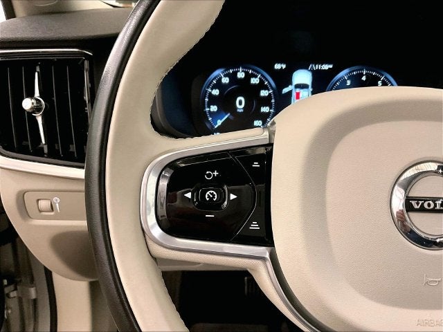 2017 Volvo S90 T6 Momentum