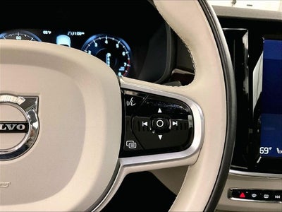 2017 Volvo S90 T6 Momentum
