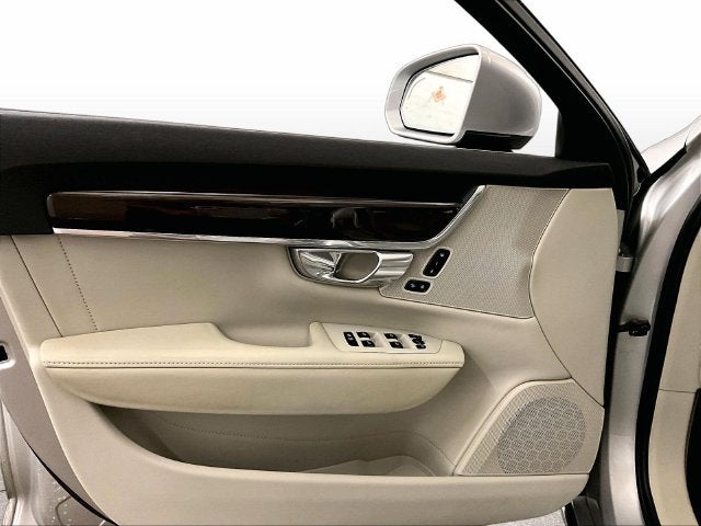 2017 Volvo S90 T6 Momentum