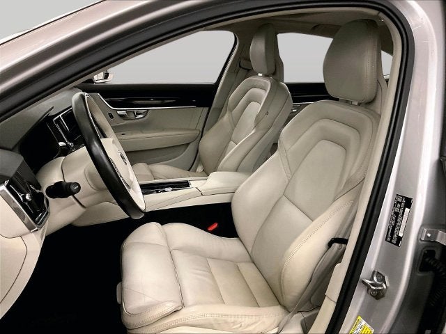 2017 Volvo S90 T6 Momentum