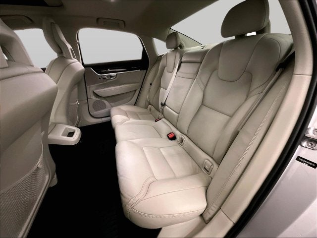 2017 Volvo S90 T6 Momentum