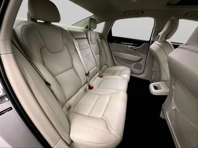 2017 Volvo S90 T6 Momentum