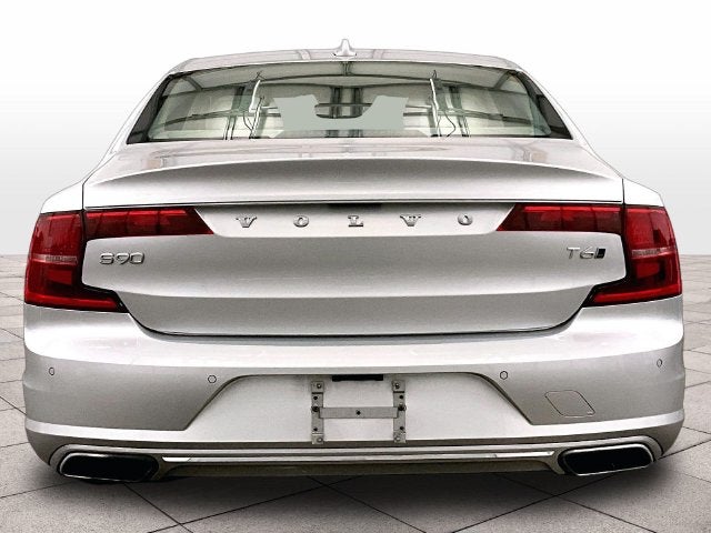 2017 Volvo S90 T6 Momentum