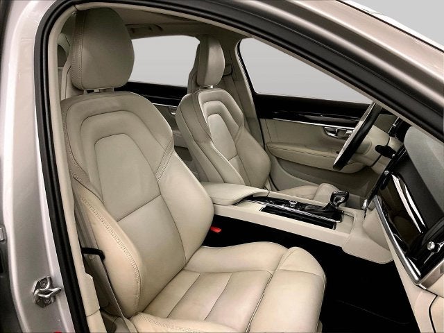 2017 Volvo S90 T6 Momentum