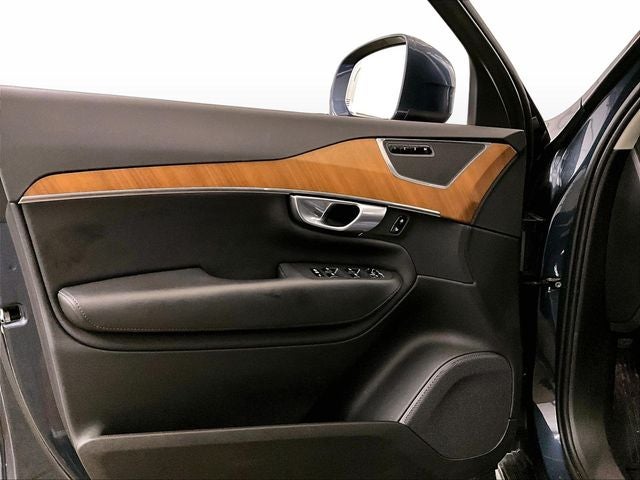2024 Volvo XC90 B6 Plus Bright Theme