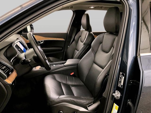 2024 Volvo XC90 B6 Plus Bright Theme