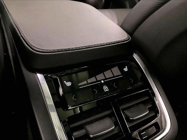 2024 Volvo XC90 B6 Plus Bright Theme