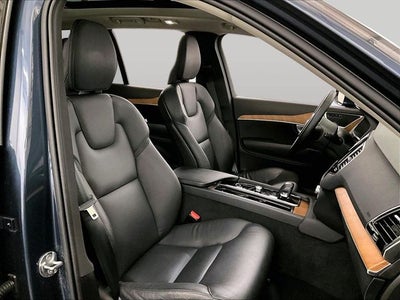 2024 Volvo XC90 B6 Plus Bright Theme