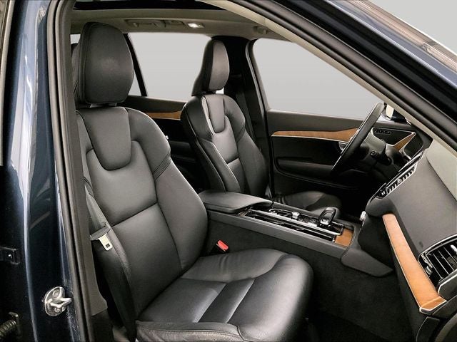 2024 Volvo XC90 B6 Plus Bright Theme