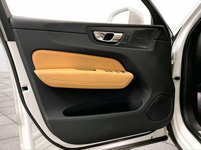 2022 Volvo XC60 B6 Inscription