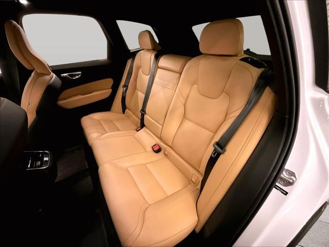 2022 Volvo XC60 B6 Inscription