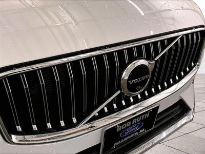 2022 Volvo XC60 B6 Inscription
