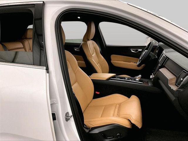 2022 Volvo XC60 B6 Inscription
