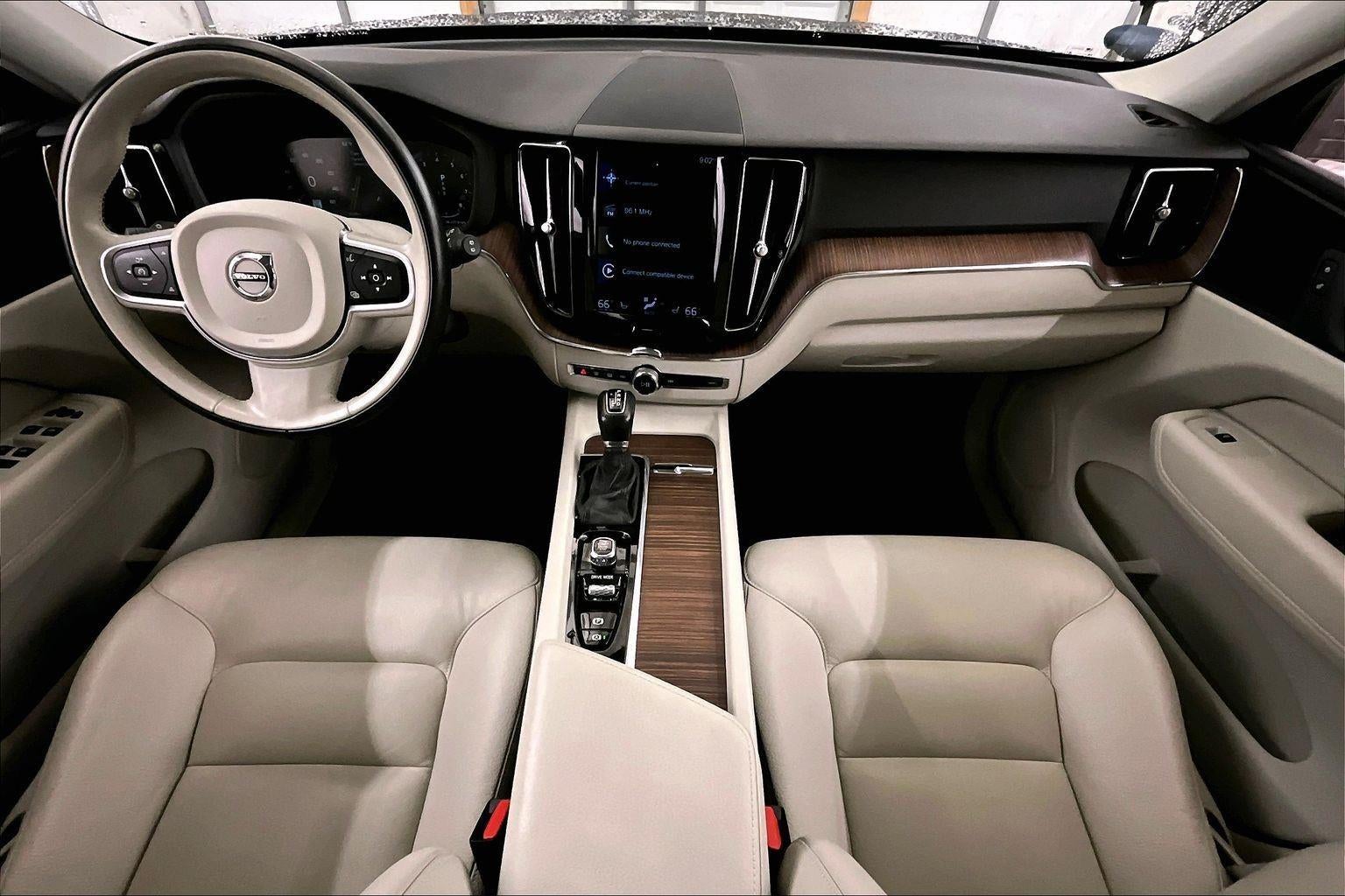 2021 Volvo XC60 Momentum