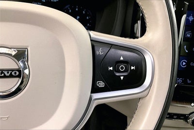 2021 Volvo XC60 Momentum