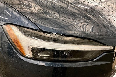 2021 Volvo XC60 Momentum