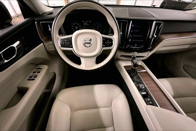 2021 Volvo XC60 Momentum