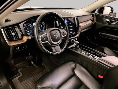 2021 Volvo XC60 T5 Momentum