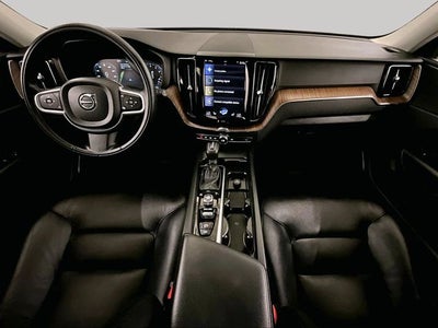 2021 Volvo XC60 T5 Momentum