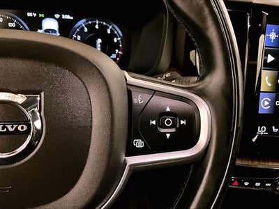 2021 Volvo XC60 T5 Momentum