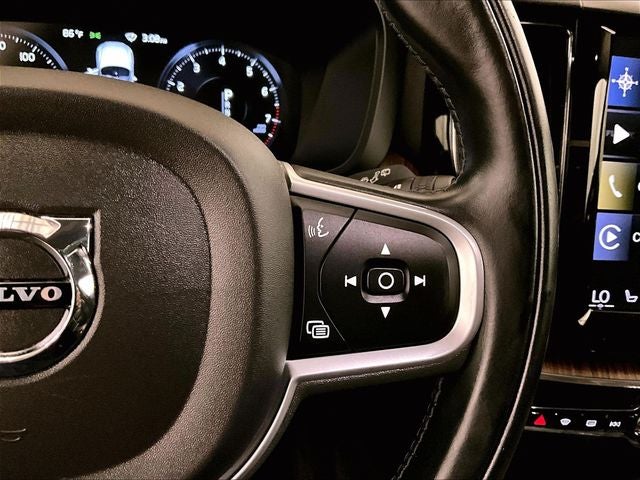 2021 Volvo XC60 T5 Momentum