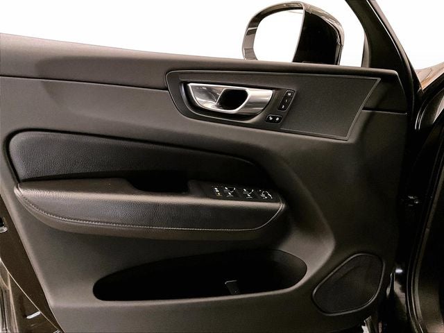2021 Volvo XC60 T5 Momentum