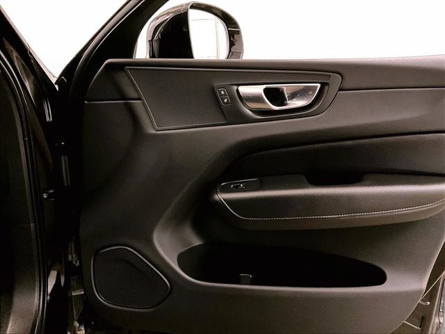 2021 Volvo XC60 T5 Momentum